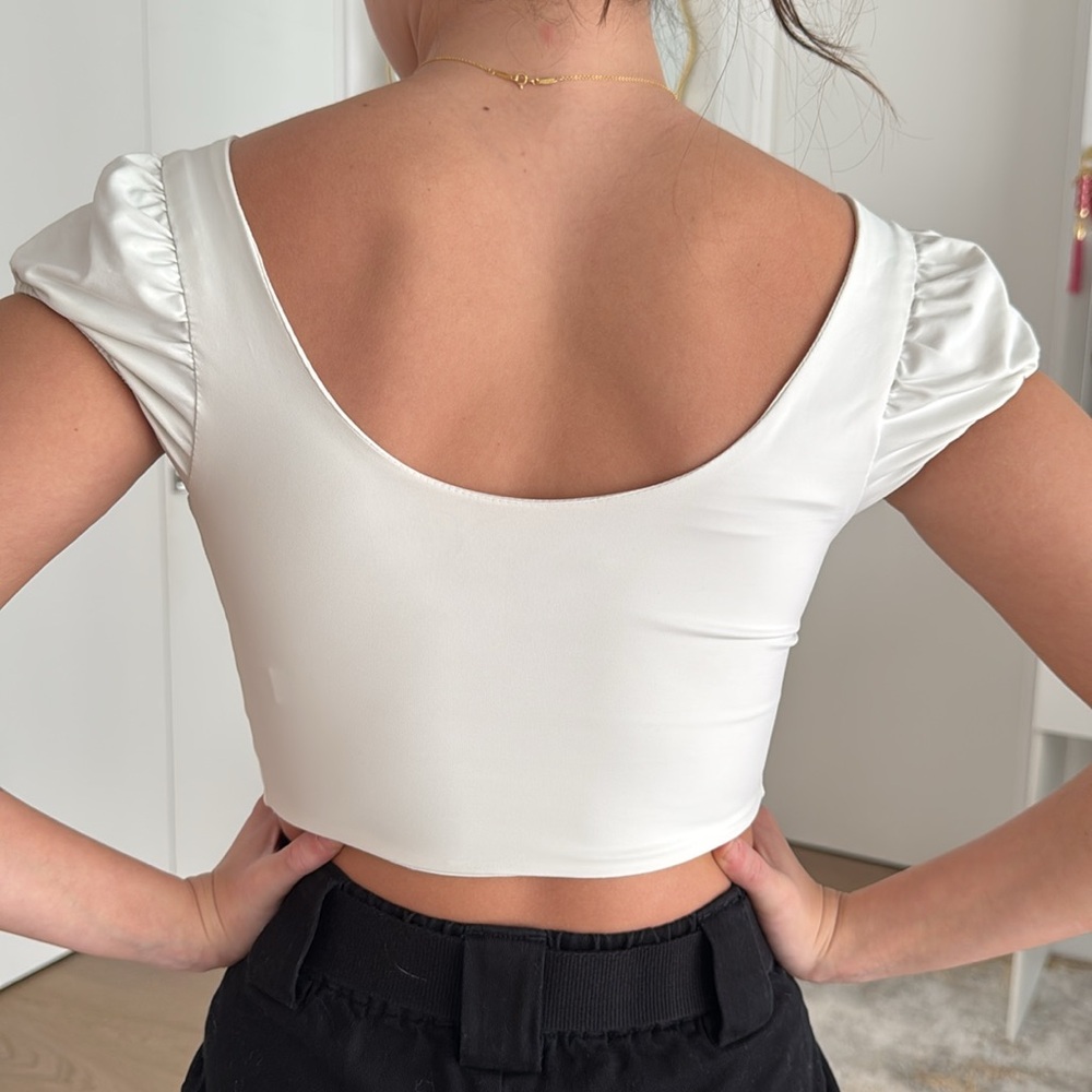 white top - Picture 2 of 2